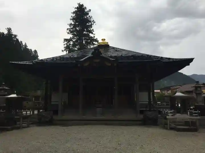 龍泉寺の本殿・本堂