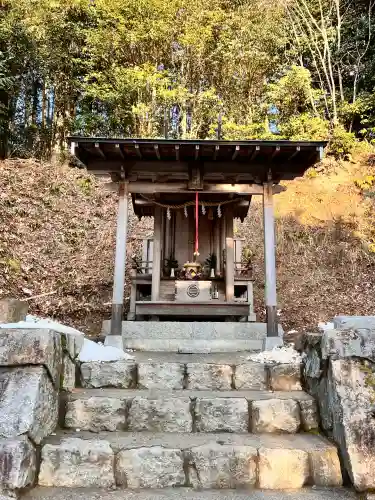 サムハラ神社 奥の宮の{uncategorized: "未分類", other: "その他", undefined: "問題あり", building: "その他建物", grave: "お墓", sacred_gate: "鳥居", guardian: "狛犬", statue: "像", buddha: "仏像", history: "歴史", nature: "自然", garden: "庭園", animal: "動物", pagoda: "塔", temizu: "手水舎", mountain_gate: "山門・神門", sanctuary: "本殿・本堂", subordinate: "末社・摂社", art: "芸術", scenery: "景色", jizo: "地蔵", ema: "絵馬", goshuin: "御朱印", omikuji: "おみくじ", items: "授与品その他", amulet: "お守り", goshuincho: "御朱印帳", eats: "食事", festival: "お祭り", votive_dance: "神楽", shichigosan: "七五三参", wedding: "結婚式", experience: "体験その他", initially: "初詣", around: "周辺", anti_infection: "感染症対策"}