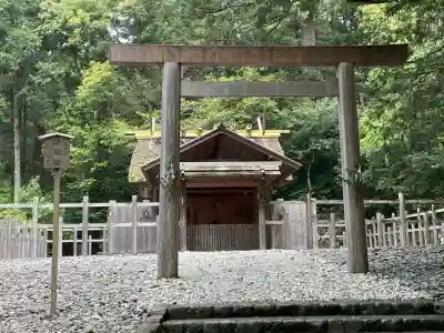 瀧原宮(皇大神宮別宮)の{uncategorized: "未分類", other: "その他", undefined: "問題あり", building: "その他建物", grave: "お墓", sacred_gate: "鳥居", guardian: "狛犬", statue: "像", buddha: "仏像", history: "歴史", nature: "自然", garden: "庭園", animal: "動物", pagoda: "塔", temizu: "手水舎", mountain_gate: "山門・神門", sanctuary: "本殿・本堂", subordinate: "末社・摂社", art: "芸術", scenery: "景色", jizo: "地蔵", ema: "絵馬", goshuin: "御朱印", omikuji: "おみくじ", items: "授与品その他", amulet: "お守り", goshuincho: "御朱印帳", eats: "食事", festival: "お祭り", votive_dance: "神楽", shichigosan: "七五三参", wedding: "結婚式", experience: "体験その他", initially: "初詣", around: "周辺", anti_infection: "感染症対策"}