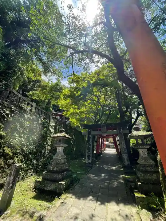 若宮稲荷神社の{uncategorized: "未分類", other: "その他", undefined: "問題あり", building: "その他建物", grave: "お墓", sacred_gate: "鳥居", guardian: "狛犬", statue: "像", buddha: "仏像", history: "歴史", nature: "自然", garden: "庭園", animal: "動物", pagoda: "塔", temizu: "手水舎", mountain_gate: "山門・神門", sanctuary: "本殿・本堂", subordinate: "末社・摂社", art: "芸術", scenery: "景色", jizo: "地蔵", ema: "絵馬", goshuin: "御朱印", omikuji: "おみくじ", items: "授与品その他", amulet: "お守り", goshuincho: "御朱印帳", eats: "食事", festival: "お祭り", votive_dance: "神楽", shichigosan: "七五三参", wedding: "結婚式", experience: "体験その他", initially: "初詣", around: "周辺", anti_infection: "感染症対策"}