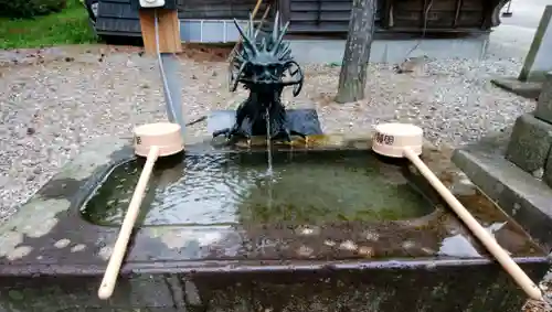 鶴若稲荷神社の手水舎