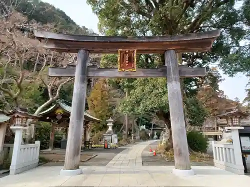高麗神社の{uncategorized: "未分類", other: "その他", undefined: "問題あり", building: "その他建物", grave: "お墓", sacred_gate: "鳥居", guardian: "狛犬", statue: "像", buddha: "仏像", history: "歴史", nature: "自然", garden: "庭園", animal: "動物", pagoda: "塔", temizu: "手水舎", mountain_gate: "山門・神門", sanctuary: "本殿・本堂", subordinate: "末社・摂社", art: "芸術", scenery: "景色", jizo: "地蔵", ema: "絵馬", goshuin: "御朱印", omikuji: "おみくじ", items: "授与品その他", amulet: "お守り", goshuincho: "御朱印帳", eats: "食事", festival: "お祭り", votive_dance: "神楽", shichigosan: "七五三参", wedding: "結婚式", experience: "体験その他", initially: "初詣", around: "周辺", anti_infection: "感染症対策"}