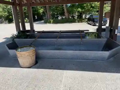 射水神社の手水舎