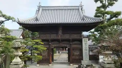 西林寺の山門・神門