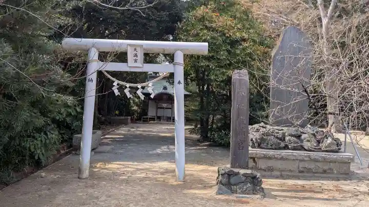 子鍬倉神社の末社・摂社