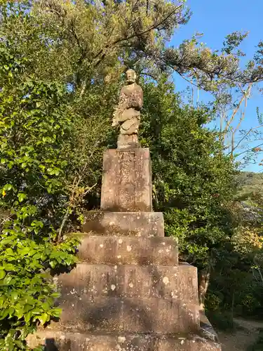 南淋寺の像