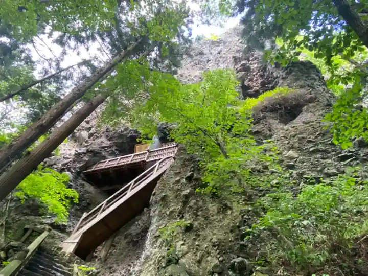 鳥越観音(岩手県)
