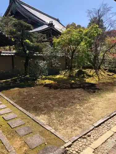 清凉寺の庭園