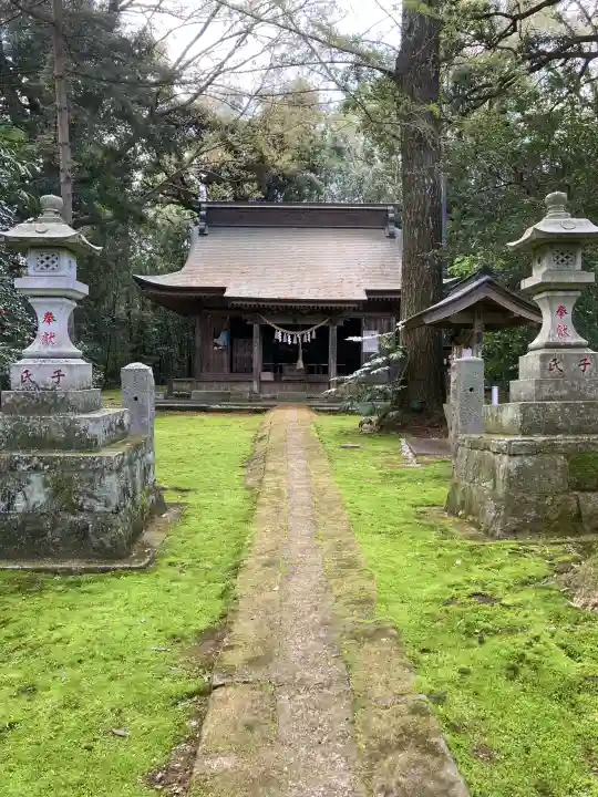 子安神社の{uncategorized: "未分類", other: "その他", undefined: "問題あり", building: "その他建物", grave: "お墓", sacred_gate: "鳥居", guardian: "狛犬", statue: "像", buddha: "仏像", history: "歴史", nature: "自然", garden: "庭園", animal: "動物", pagoda: "塔", temizu: "手水舎", mountain_gate: "山門・神門", sanctuary: "本殿・本堂", subordinate: "末社・摂社", art: "芸術", scenery: "景色", jizo: "地蔵", ema: "絵馬", goshuin: "御朱印", omikuji: "おみくじ", items: "授与品その他", amulet: "お守り", goshuincho: "御朱印帳", eats: "食事", festival: "お祭り", votive_dance: "神楽", shichigosan: "七五三参", wedding: "結婚式", experience: "体験その他", initially: "初詣", around: "周辺", anti_infection: "感染症対策"}