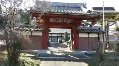 常春寺の山門