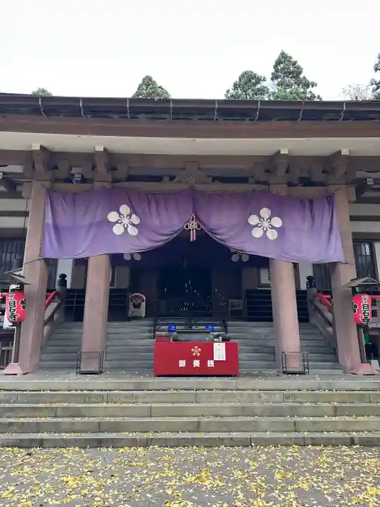 日石寺の本殿・本堂