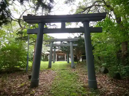 権現山内浦神社の鳥居