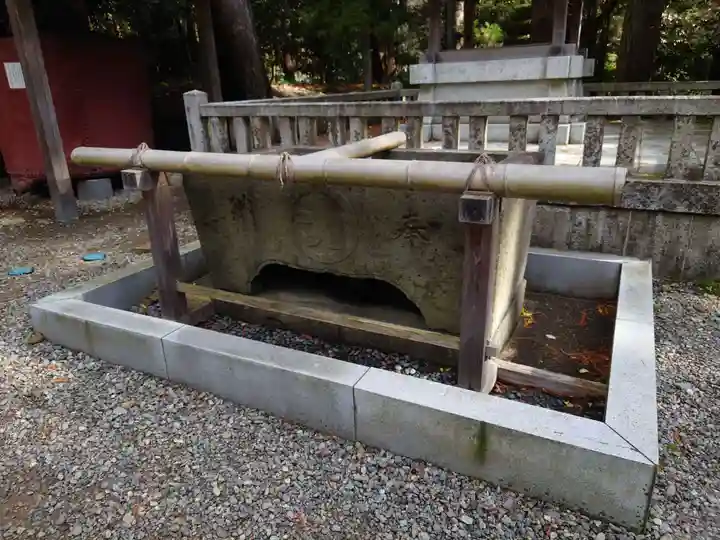 彌彦神社の手水舎