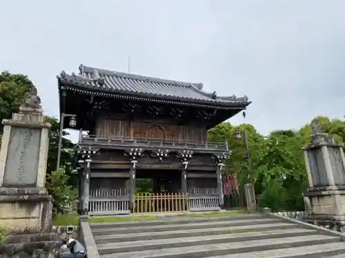 天林寺の山門