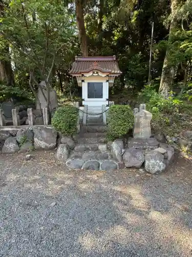 五所神社の{uncategorized: "未分類", other: "その他", undefined: "問題あり", building: "その他建物", grave: "お墓", sacred_gate: "鳥居", guardian: "狛犬", statue: "像", buddha: "仏像", history: "歴史", nature: "自然", garden: "庭園", animal: "動物", pagoda: "塔", temizu: "手水舎", mountain_gate: "山門・神門", sanctuary: "本殿・本堂", subordinate: "末社・摂社", art: "芸術", scenery: "景色", jizo: "地蔵", ema: "絵馬", goshuin: "御朱印", omikuji: "おみくじ", items: "授与品その他", amulet: "お守り", goshuincho: "御朱印帳", eats: "食事", festival: "お祭り", votive_dance: "神楽", shichigosan: "七五三参", wedding: "結婚式", experience: "体験その他", initially: "初詣", around: "周辺", anti_infection: "感染症対策"}