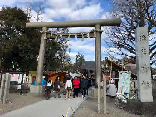 浅草神社の鳥居