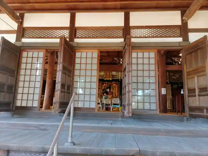 宝蓮寺の本殿・本堂