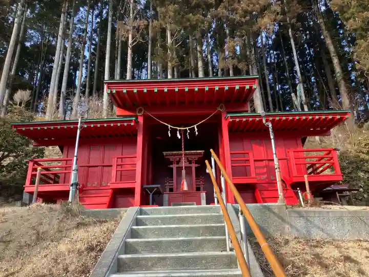 暮坪稲荷神社の{uncategorized: "未分類", other: "その他", undefined: "問題あり", building: "その他建物", grave: "お墓", sacred_gate: "鳥居", guardian: "狛犬", statue: "像", buddha: "仏像", history: "歴史", nature: "自然", garden: "庭園", animal: "動物", pagoda: "塔", temizu: "手水舎", mountain_gate: "山門・神門", sanctuary: "本殿・本堂", subordinate: "末社・摂社", art: "芸術", scenery: "景色", jizo: "地蔵", ema: "絵馬", goshuin: "御朱印", omikuji: "おみくじ", items: "授与品その他", amulet: "お守り", goshuincho: "御朱印帳", eats: "食事", festival: "お祭り", votive_dance: "神楽", shichigosan: "七五三参", wedding: "結婚式", experience: "体験その他", initially: "初詣", around: "周辺", anti_infection: "感染症対策"}