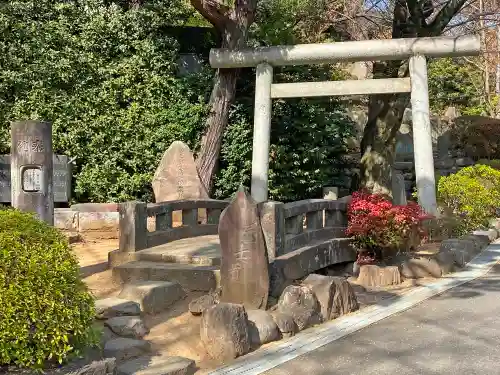護国寺の鳥居