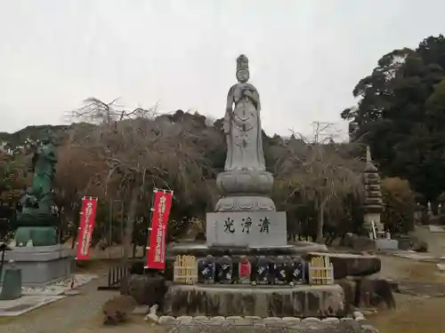 渭信寺の仏像