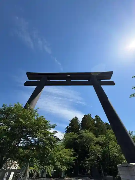 大斎原(熊野本宮大社旧社地)の{uncategorized: "未分類", other: "その他", undefined: "問題あり", building: "その他建物", grave: "お墓", sacred_gate: "鳥居", guardian: "狛犬", statue: "像", buddha: "仏像", history: "歴史", nature: "自然", garden: "庭園", animal: "動物", pagoda: "塔", temizu: "手水舎", mountain_gate: "山門・神門", sanctuary: "本殿・本堂", subordinate: "末社・摂社", art: "芸術", scenery: "景色", jizo: "地蔵", ema: "絵馬", goshuin: "御朱印", omikuji: "おみくじ", items: "授与品その他", amulet: "お守り", goshuincho: "御朱印帳", eats: "食事", festival: "お祭り", votive_dance: "神楽", shichigosan: "七五三参", wedding: "結婚式", experience: "体験その他", initially: "初詣", around: "周辺", anti_infection: "感染症対策"}