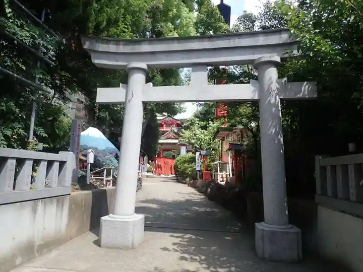 京濱伏見稲荷神社(神奈川県)