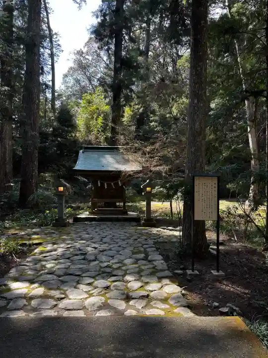 小國神社の{uncategorized: "未分類", other: "その他", undefined: "問題あり", building: "その他建物", grave: "お墓", sacred_gate: "鳥居", guardian: "狛犬", statue: "像", buddha: "仏像", history: "歴史", nature: "自然", garden: "庭園", animal: "動物", pagoda: "塔", temizu: "手水舎", mountain_gate: "山門・神門", sanctuary: "本殿・本堂", subordinate: "末社・摂社", art: "芸術", scenery: "景色", jizo: "地蔵", ema: "絵馬", goshuin: "御朱印", omikuji: "おみくじ", items: "授与品その他", amulet: "お守り", goshuincho: "御朱印帳", eats: "食事", festival: "お祭り", votive_dance: "神楽", shichigosan: "七五三参", wedding: "結婚式", experience: "体験その他", initially: "初詣", around: "周辺", anti_infection: "感染症対策"}