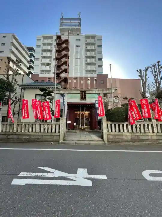 笠間稲荷神社 東京別社の{uncategorized: "未分類", other: "その他", undefined: "問題あり", building: "その他建物", grave: "お墓", sacred_gate: "鳥居", guardian: "狛犬", statue: "像", buddha: "仏像", history: "歴史", nature: "自然", garden: "庭園", animal: "動物", pagoda: "塔", temizu: "手水舎", mountain_gate: "山門・神門", sanctuary: "本殿・本堂", subordinate: "末社・摂社", art: "芸術", scenery: "景色", jizo: "地蔵", ema: "絵馬", goshuin: "御朱印", omikuji: "おみくじ", items: "授与品その他", amulet: "お守り", goshuincho: "御朱印帳", eats: "食事", festival: "お祭り", votive_dance: "神楽", shichigosan: "七五三参", wedding: "結婚式", experience: "体験その他", initially: "初詣", around: "周辺", anti_infection: "感染症対策"}