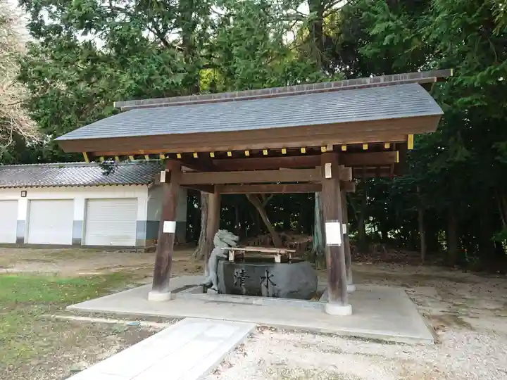 糟目春日神社の手水舎