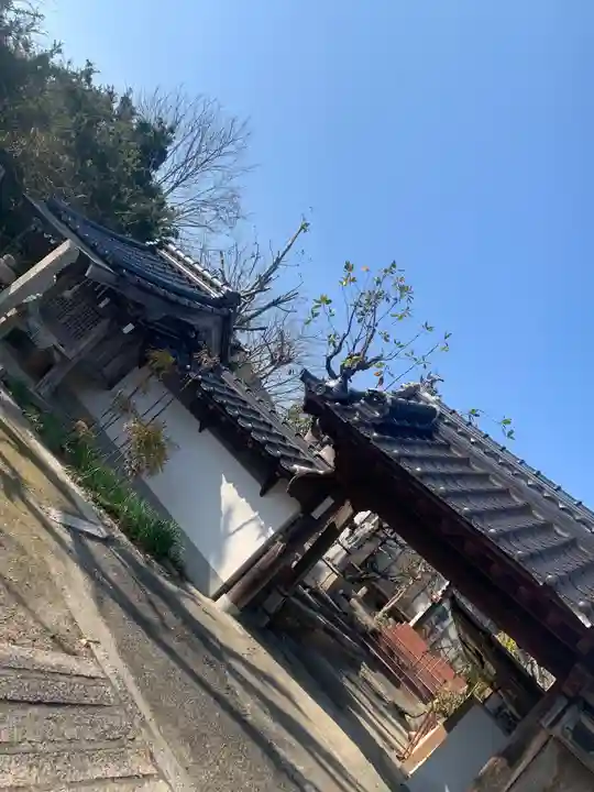 三宝荒神宮の山門・神門