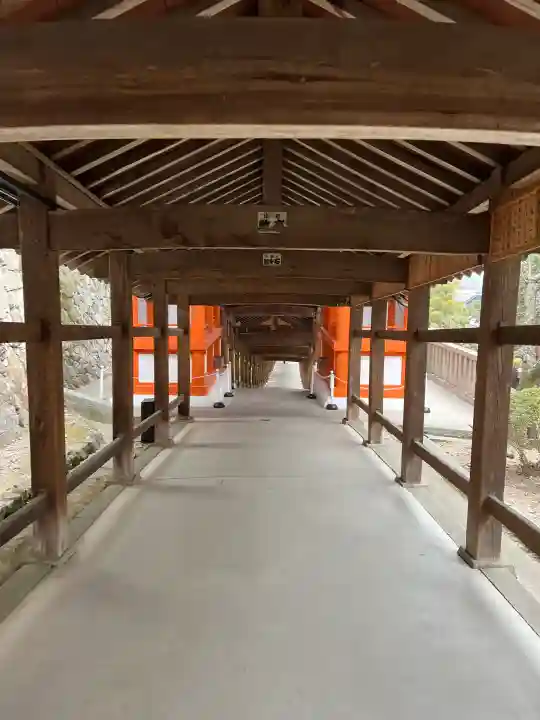 御竈殿(吉備津神社)の{uncategorized: "未分類", other: "その他", undefined: "問題あり", building: "その他建物", grave: "お墓", sacred_gate: "鳥居", guardian: "狛犬", statue: "像", buddha: "仏像", history: "歴史", nature: "自然", garden: "庭園", animal: "動物", pagoda: "塔", temizu: "手水舎", mountain_gate: "山門・神門", sanctuary: "本殿・本堂", subordinate: "末社・摂社", art: "芸術", scenery: "景色", jizo: "地蔵", ema: "絵馬", goshuin: "御朱印", omikuji: "おみくじ", items: "授与品その他", amulet: "お守り", goshuincho: "御朱印帳", eats: "食事", festival: "お祭り", votive_dance: "神楽", shichigosan: "七五三参", wedding: "結婚式", experience: "体験その他", initially: "初詣", around: "周辺", anti_infection: "感染症対策"}