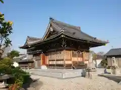 諏訪神社の本殿