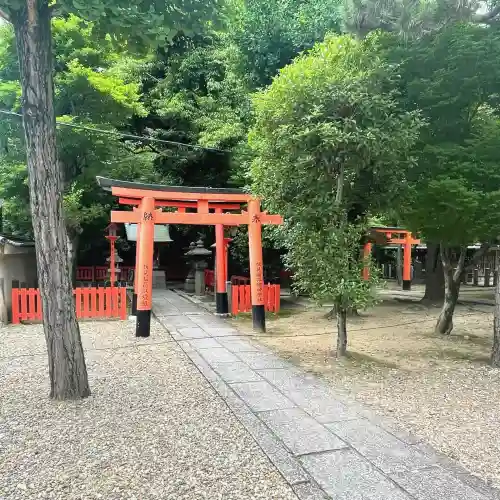 御香宮神社の{uncategorized: "未分類", other: "その他", undefined: "問題あり", building: "その他建物", grave: "お墓", sacred_gate: "鳥居", guardian: "狛犬", statue: "像", buddha: "仏像", history: "歴史", nature: "自然", garden: "庭園", animal: "動物", pagoda: "塔", temizu: "手水舎", mountain_gate: "山門・神門", sanctuary: "本殿・本堂", subordinate: "末社・摂社", art: "芸術", scenery: "景色", jizo: "地蔵", ema: "絵馬", goshuin: "御朱印", omikuji: "おみくじ", items: "授与品その他", amulet: "お守り", goshuincho: "御朱印帳", eats: "食事", festival: "お祭り", votive_dance: "神楽", shichigosan: "七五三参", wedding: "結婚式", experience: "体験その他", initially: "初詣", around: "周辺", anti_infection: "感染症対策"}