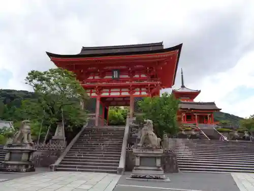 清水寺の山門・神門