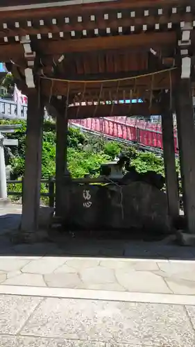 亀井神社の手水舎