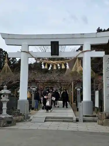 金蛇水神社の{uncategorized: "未分類", other: "その他", undefined: "問題あり", building: "その他建物", grave: "お墓", sacred_gate: "鳥居", guardian: "狛犬", statue: "像", buddha: "仏像", history: "歴史", nature: "自然", garden: "庭園", animal: "動物", pagoda: "塔", temizu: "手水舎", mountain_gate: "山門・神門", sanctuary: "本殿・本堂", subordinate: "末社・摂社", art: "芸術", scenery: "景色", jizo: "地蔵", ema: "絵馬", goshuin: "御朱印", omikuji: "おみくじ", items: "授与品その他", amulet: "お守り", goshuincho: "御朱印帳", eats: "食事", festival: "お祭り", votive_dance: "神楽", shichigosan: "七五三参", wedding: "結婚式", experience: "体験その他", initially: "初詣", around: "周辺", anti_infection: "感染症対策"}