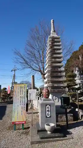 寺岡山元三大師の塔