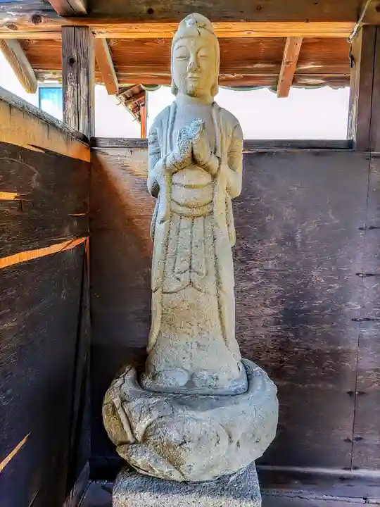 秋葉社(引山2)の仏像