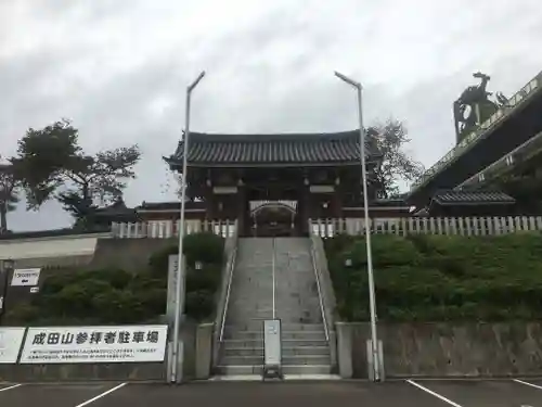 大本山成田山仙台分院の山門