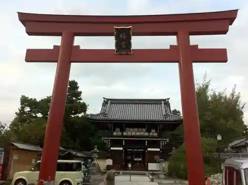 梅宮大社の鳥居