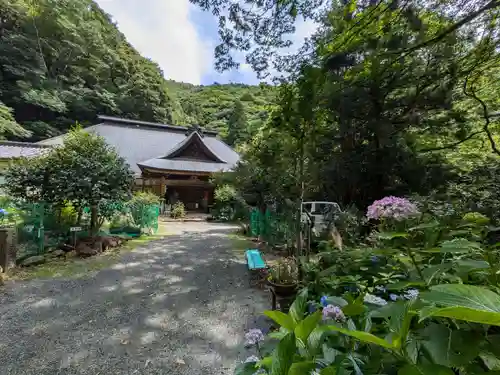 阿弥陀寺の本殿・本堂