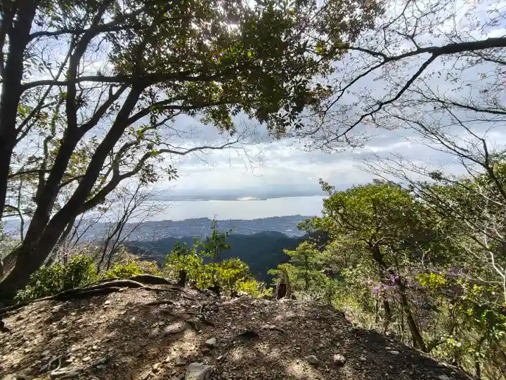 比叡山延暦寺の{uncategorized: "未分類", other: "その他", undefined: "問題あり", building: "その他建物", grave: "お墓", sacred_gate: "鳥居", guardian: "狛犬", statue: "像", buddha: "仏像", history: "歴史", nature: "自然", garden: "庭園", animal: "動物", pagoda: "塔", temizu: "手水舎", mountain_gate: "山門・神門", sanctuary: "本殿・本堂", subordinate: "末社・摂社", art: "芸術", scenery: "景色", jizo: "地蔵", ema: "絵馬", goshuin: "御朱印", omikuji: "おみくじ", items: "授与品その他", amulet: "お守り", goshuincho: "御朱印帳", eats: "食事", festival: "お祭り", votive_dance: "神楽", shichigosan: "七五三参", wedding: "結婚式", experience: "体験その他", initially: "初詣", around: "周辺", anti_infection: "感染症対策"}