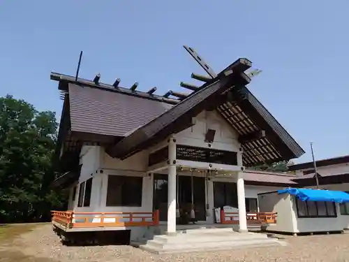 女満別神社の本殿