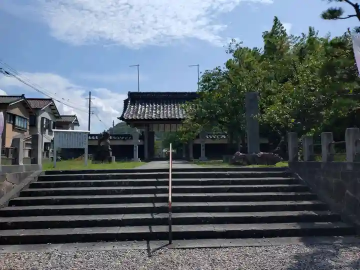 守りの神 藤基神社の山門・神門