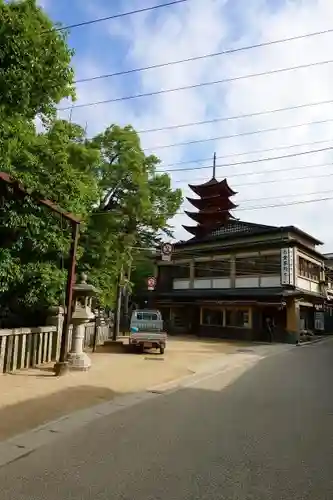 三翁神社の周辺