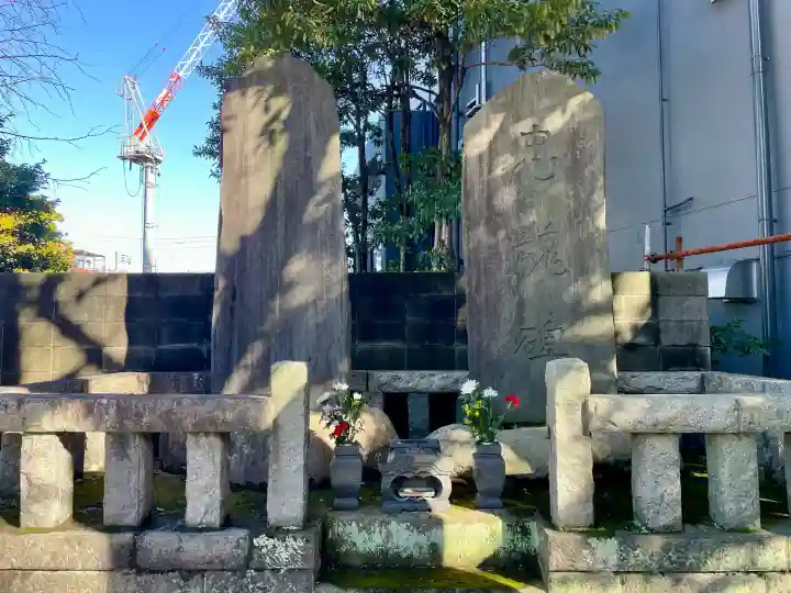 観音寺の{uncategorized: "未分類", other: "その他", undefined: "問題あり", building: "その他建物", grave: "お墓", sacred_gate: "鳥居", guardian: "狛犬", statue: "像", buddha: "仏像", history: "歴史", nature: "自然", garden: "庭園", animal: "動物", pagoda: "塔", temizu: "手水舎", mountain_gate: "山門・神門", sanctuary: "本殿・本堂", subordinate: "末社・摂社", art: "芸術", scenery: "景色", jizo: "地蔵", ema: "絵馬", goshuin: "御朱印", omikuji: "おみくじ", items: "授与品その他", amulet: "お守り", goshuincho: "御朱印帳", eats: "食事", festival: "お祭り", votive_dance: "神楽", shichigosan: "七五三参", wedding: "結婚式", experience: "体験その他", initially: "初詣", around: "周辺", anti_infection: "感染症対策"}