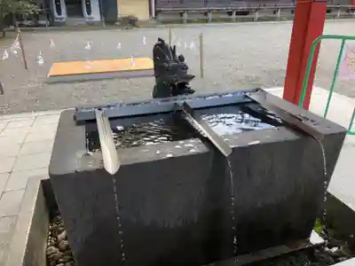 美濃國一宮　南宮大社の手水舎