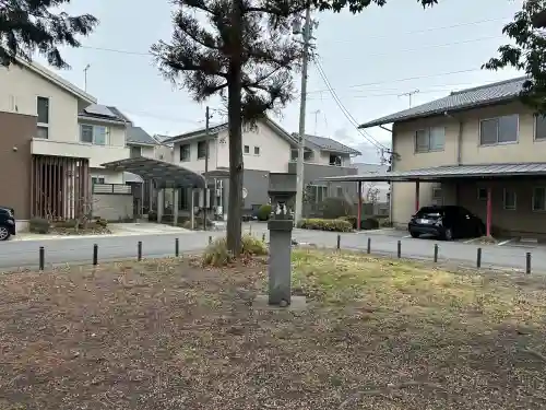 氷鉋神社の{uncategorized: "未分類", other: "その他", undefined: "問題あり", building: "その他建物", grave: "お墓", sacred_gate: "鳥居", guardian: "狛犬", statue: "像", buddha: "仏像", history: "歴史", nature: "自然", garden: "庭園", animal: "動物", pagoda: "塔", temizu: "手水舎", mountain_gate: "山門・神門", sanctuary: "本殿・本堂", subordinate: "末社・摂社", art: "芸術", scenery: "景色", jizo: "地蔵", ema: "絵馬", goshuin: "御朱印", omikuji: "おみくじ", items: "授与品その他", amulet: "お守り", goshuincho: "御朱印帳", eats: "食事", festival: "お祭り", votive_dance: "神楽", shichigosan: "七五三参", wedding: "結婚式", experience: "体験その他", initially: "初詣", around: "周辺", anti_infection: "感染症対策"}