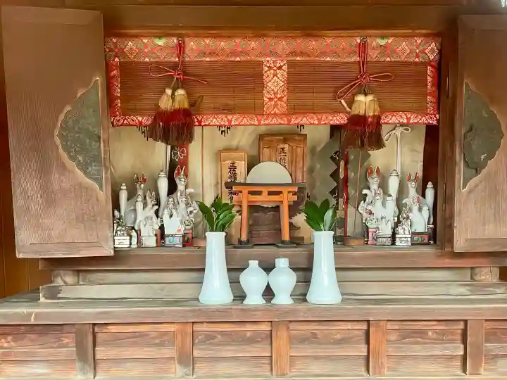 香取神社の{uncategorized: "未分類", other: "その他", undefined: "問題あり", building: "その他建物", grave: "お墓", sacred_gate: "鳥居", guardian: "狛犬", statue: "像", buddha: "仏像", history: "歴史", nature: "自然", garden: "庭園", animal: "動物", pagoda: "塔", temizu: "手水舎", mountain_gate: "山門・神門", sanctuary: "本殿・本堂", subordinate: "末社・摂社", art: "芸術", scenery: "景色", jizo: "地蔵", ema: "絵馬", goshuin: "御朱印", omikuji: "おみくじ", items: "授与品その他", amulet: "お守り", goshuincho: "御朱印帳", eats: "食事", festival: "お祭り", votive_dance: "神楽", shichigosan: "七五三参", wedding: "結婚式", experience: "体験その他", initially: "初詣", around: "周辺", anti_infection: "感染症対策"}