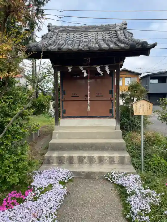 本宿天神社の{uncategorized: "未分類", other: "その他", undefined: "問題あり", building: "その他建物", grave: "お墓", sacred_gate: "鳥居", guardian: "狛犬", statue: "像", buddha: "仏像", history: "歴史", nature: "自然", garden: "庭園", animal: "動物", pagoda: "塔", temizu: "手水舎", mountain_gate: "山門・神門", sanctuary: "本殿・本堂", subordinate: "末社・摂社", art: "芸術", scenery: "景色", jizo: "地蔵", ema: "絵馬", goshuin: "御朱印", omikuji: "おみくじ", items: "授与品その他", amulet: "お守り", goshuincho: "御朱印帳", eats: "食事", festival: "お祭り", votive_dance: "神楽", shichigosan: "七五三参", wedding: "結婚式", experience: "体験その他", initially: "初詣", around: "周辺", anti_infection: "感染症対策"}